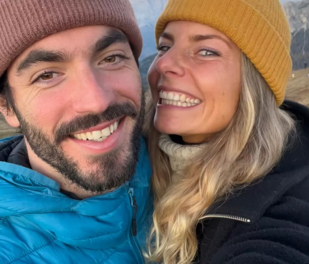 Denis and Yoav making handmade vegan coffee soap from recycled coffee grounds in Munich